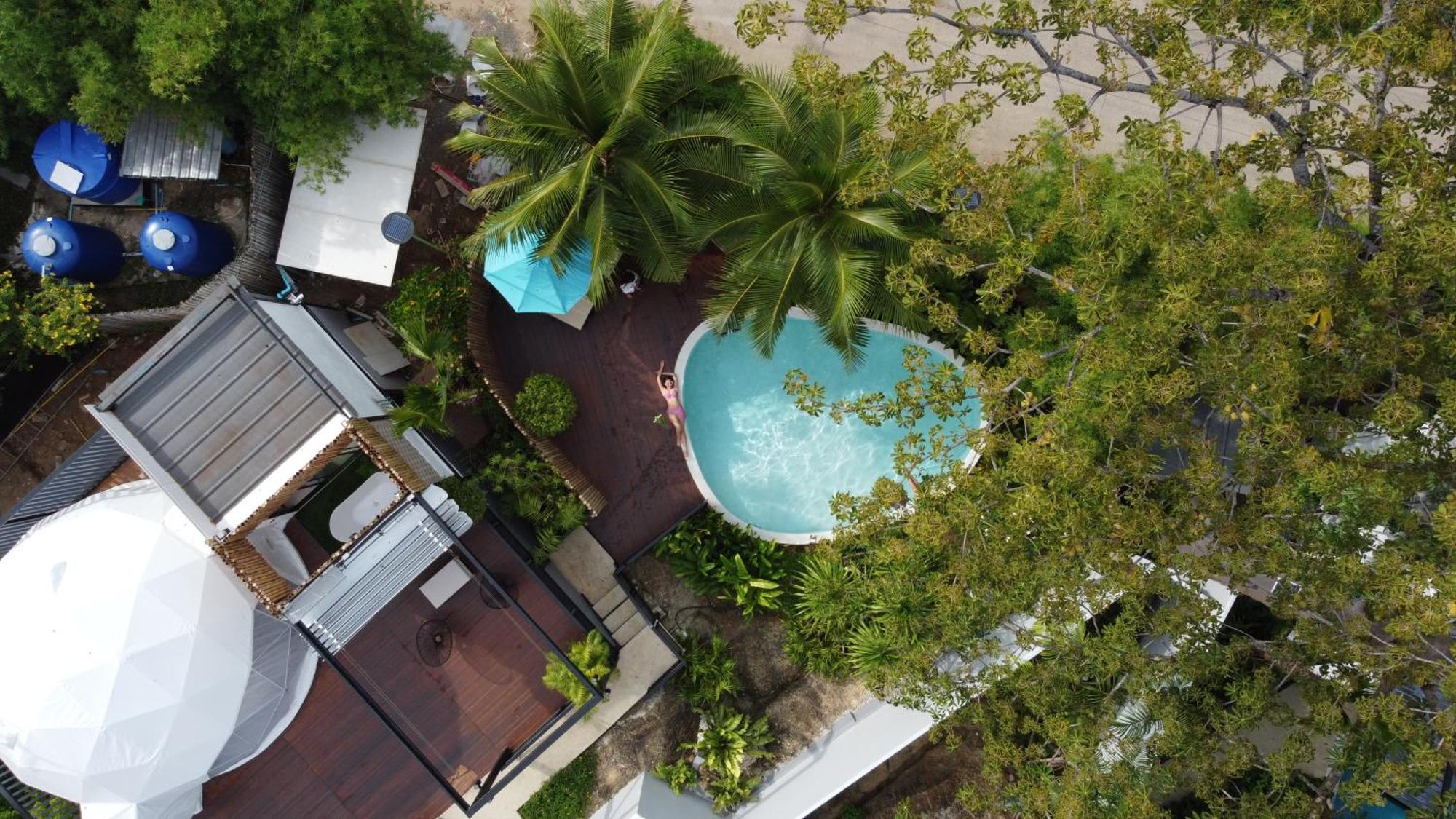 منتجع آند فيلاز لو Rawai المظهر الخارجي الصورة Aerial view of the pool at the hotel