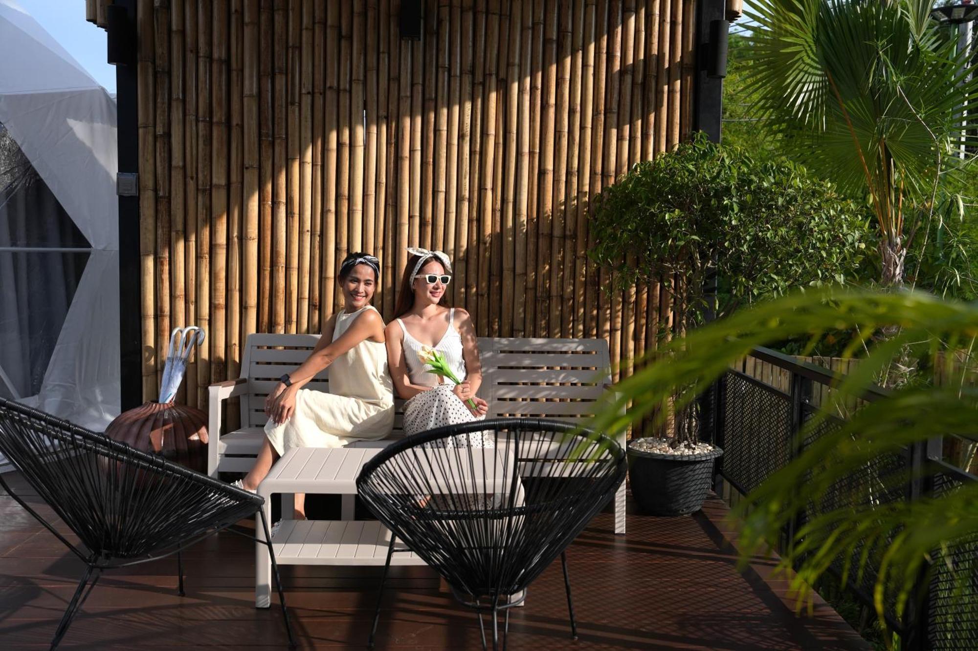 منتجع آند فيلاز لو Rawai المظهر الخارجي الصورة A lesbian wedding in Cancun, Mexico